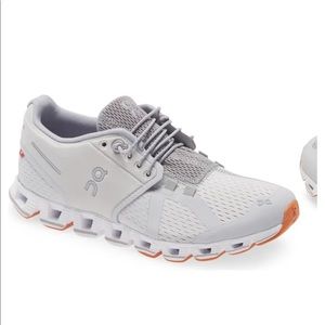 ON Cloud Running Shoe Size 8.5 in Glacier White